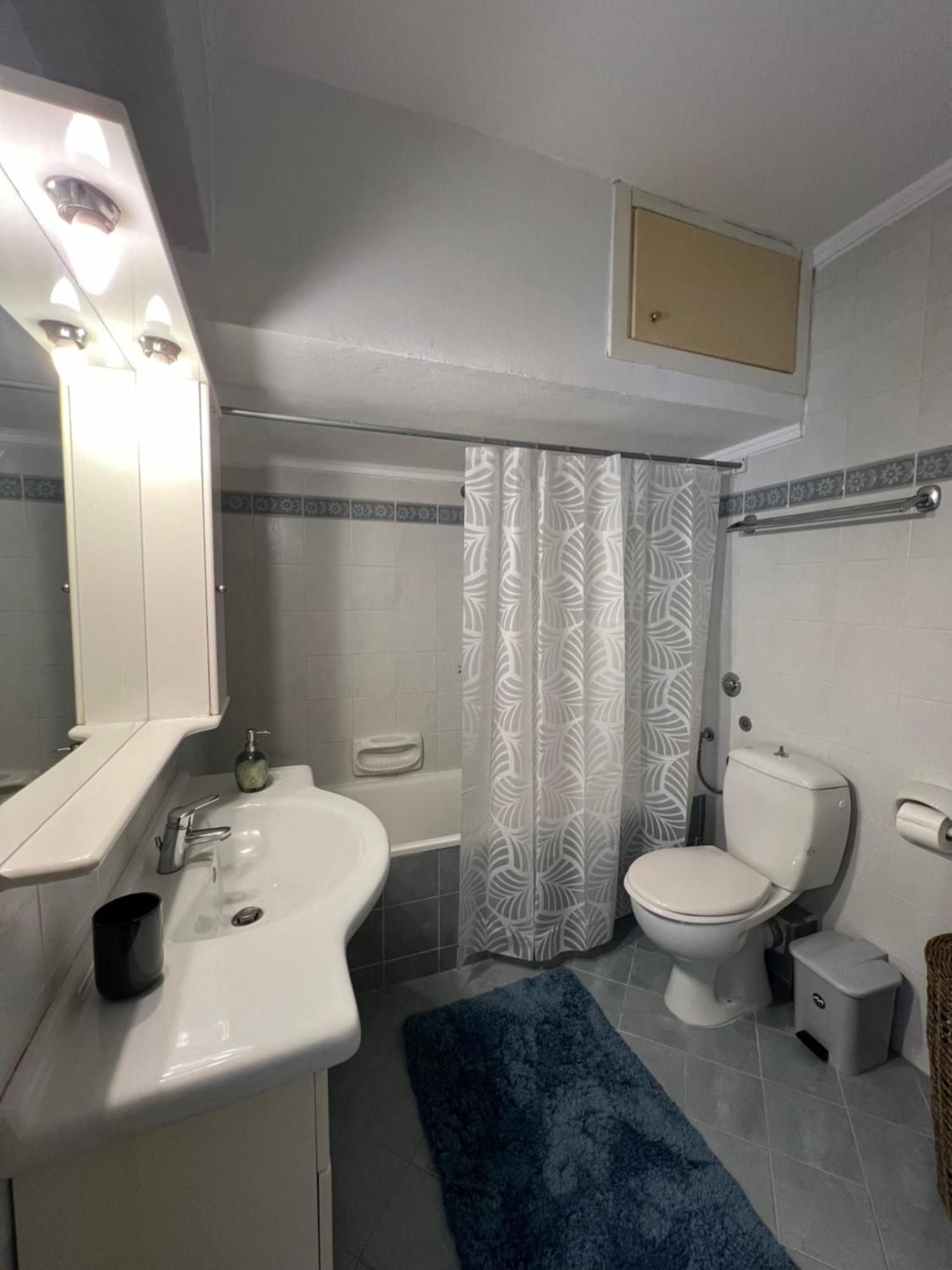 Parma'S Pool Apartment Peraía Eksteriør billede